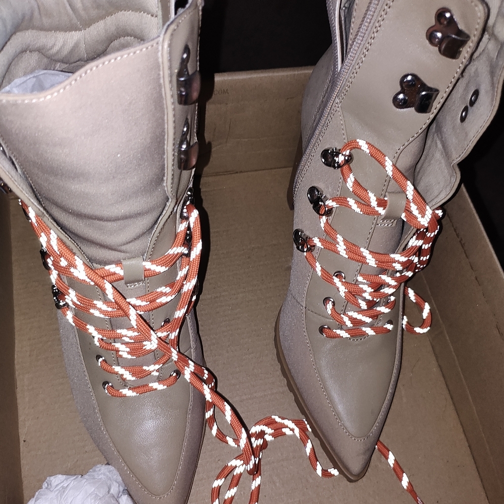 Steve Madden Beige Lace-Up Boots with Orange Laces
